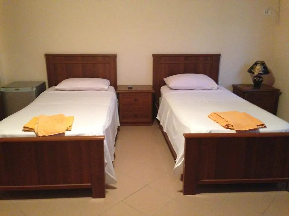 Hotel Grand Golem