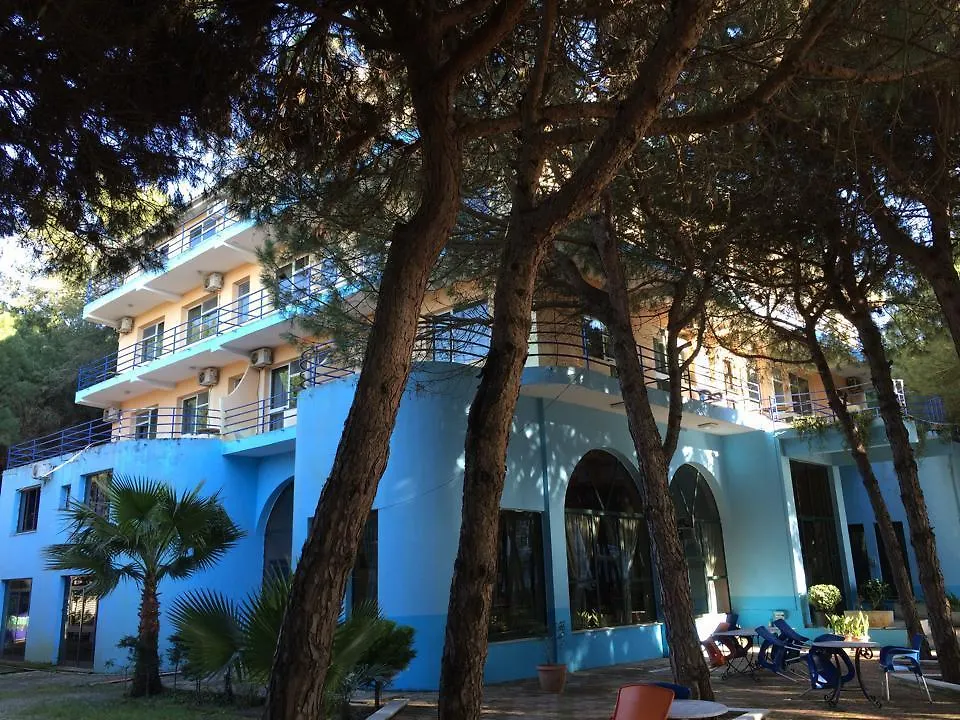 Hotel Grand Golem